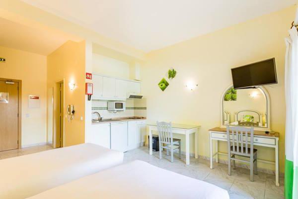 Wot Algarve Hotel Almancil Bagian luar foto