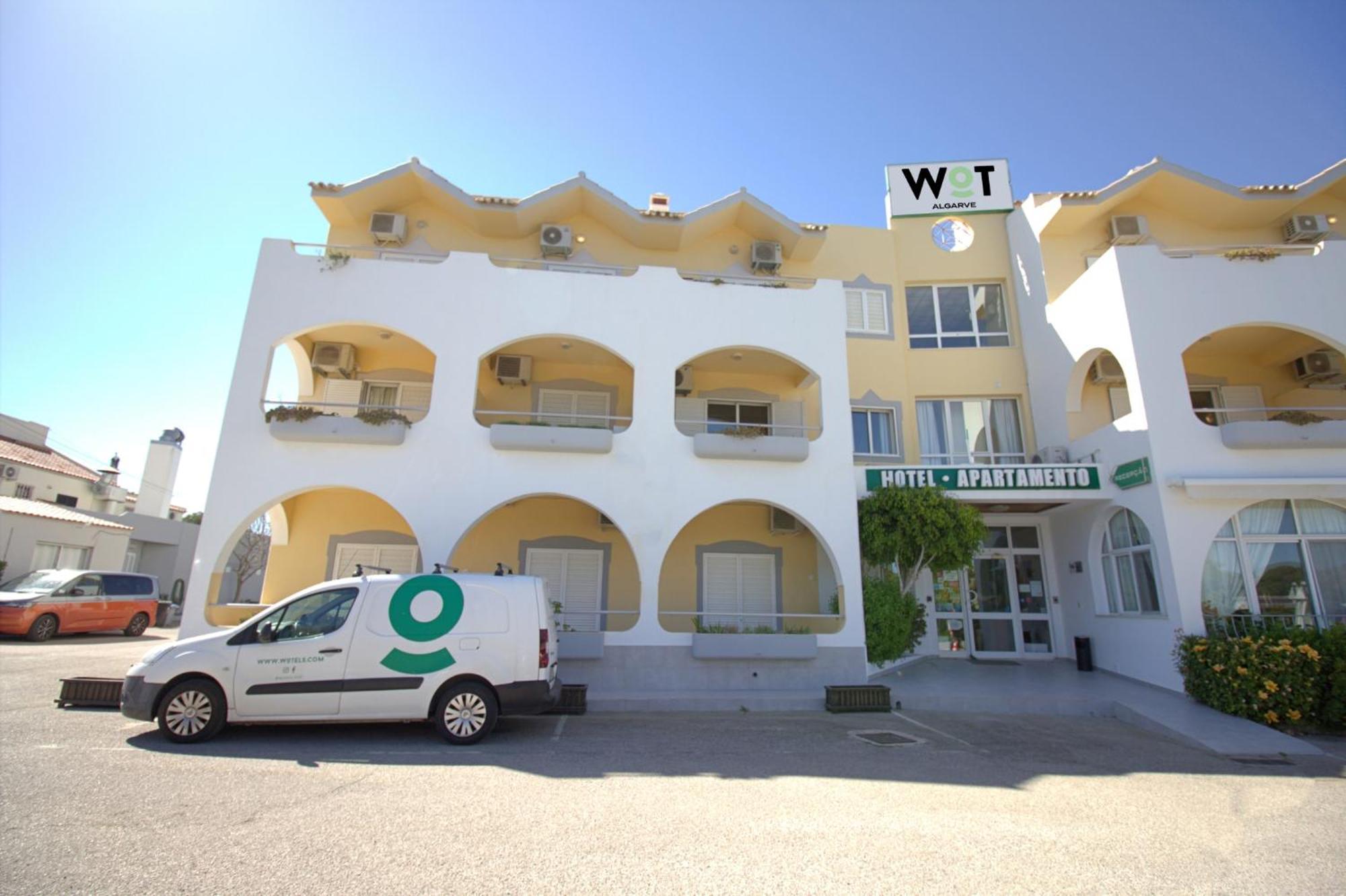 Wot Algarve Hotel Almancil Bagian luar foto