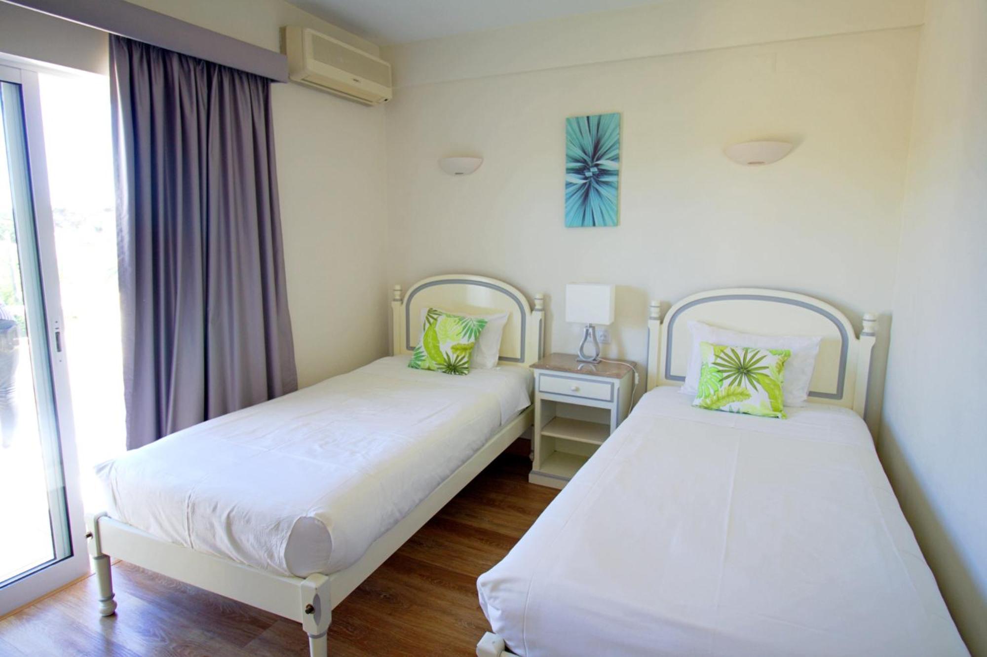 Wot Algarve Hotel Almancil Bagian luar foto