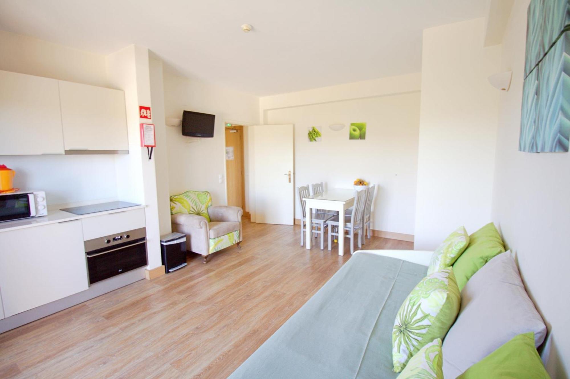 Wot Algarve Hotel Almancil Bagian luar foto