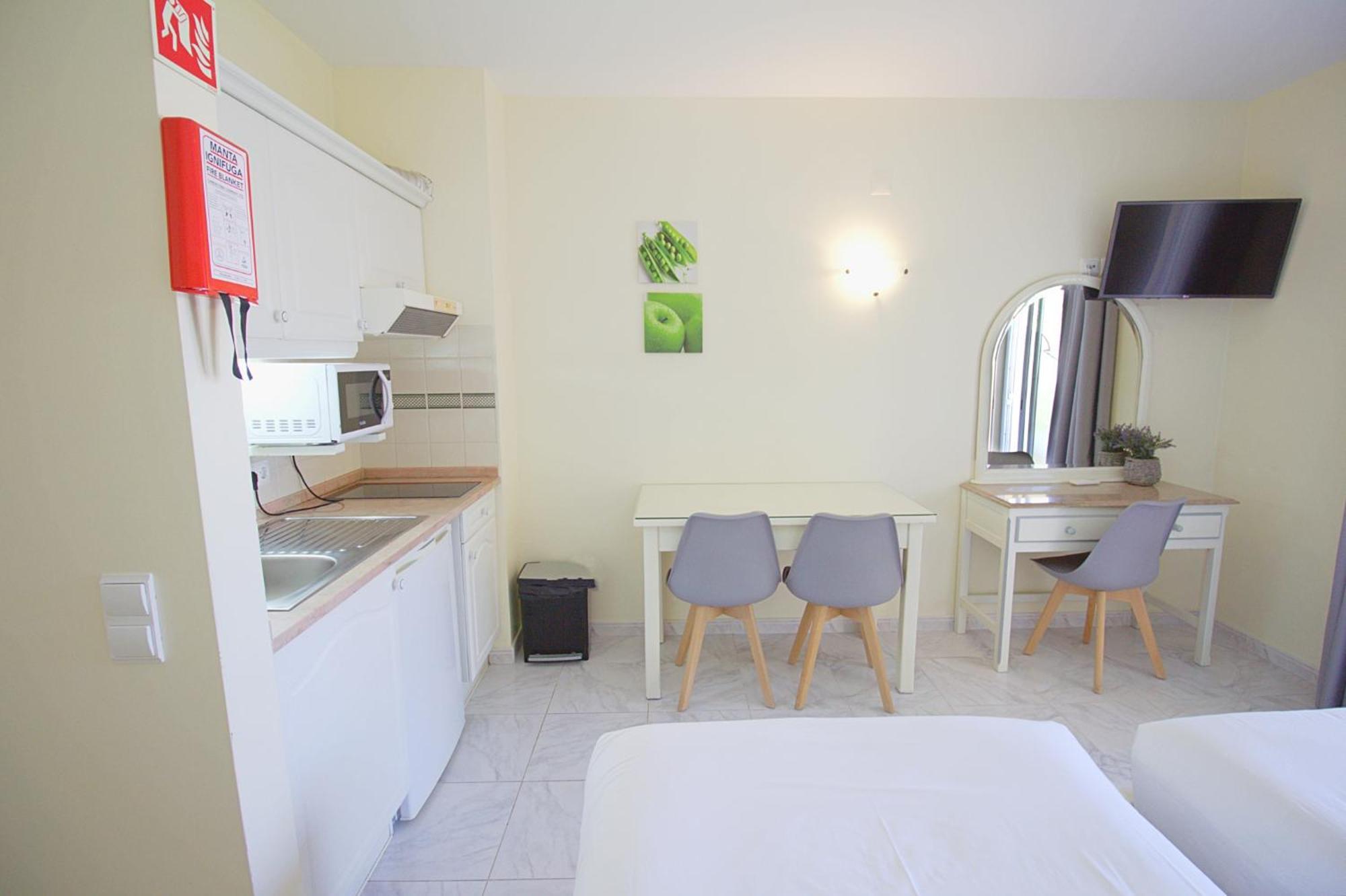 Wot Algarve Hotel Almancil Bagian luar foto