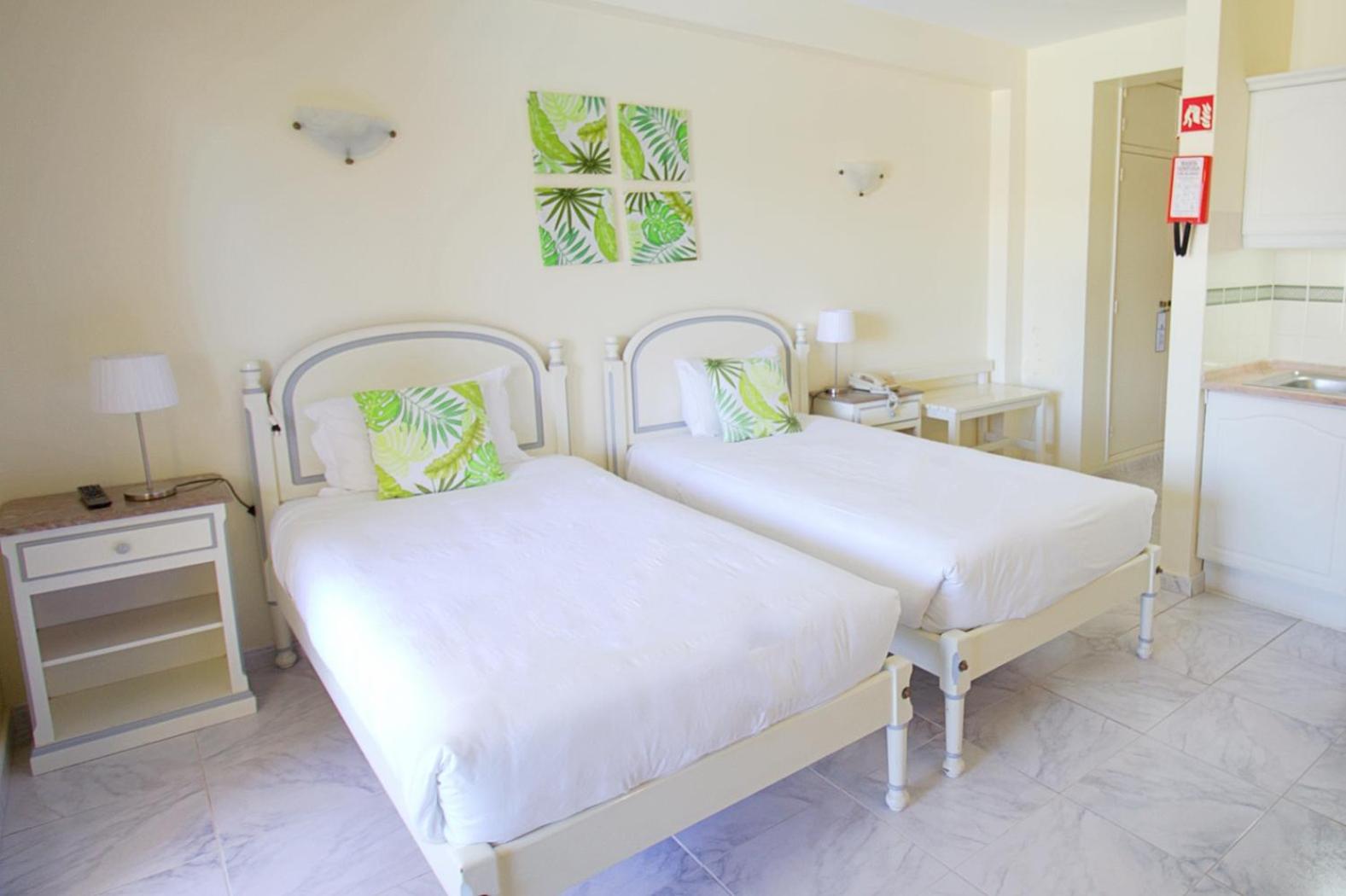 Wot Algarve Hotel Almancil Bagian luar foto