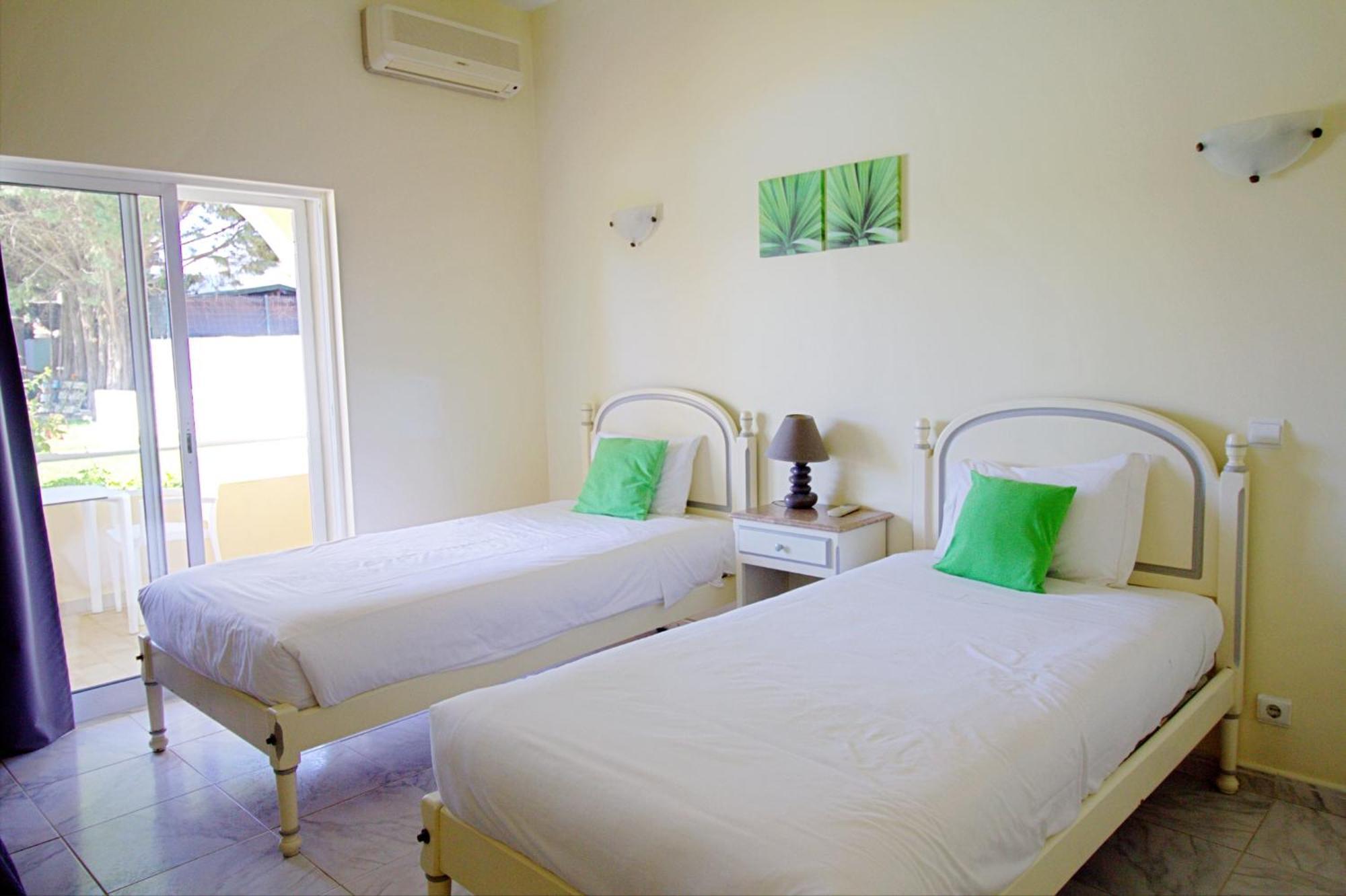 Wot Algarve Hotel Almancil Bagian luar foto